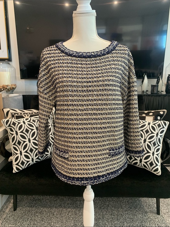 St. John Tops - St John Textured Knit Boatneck Sweater in Navy and Cream. Small